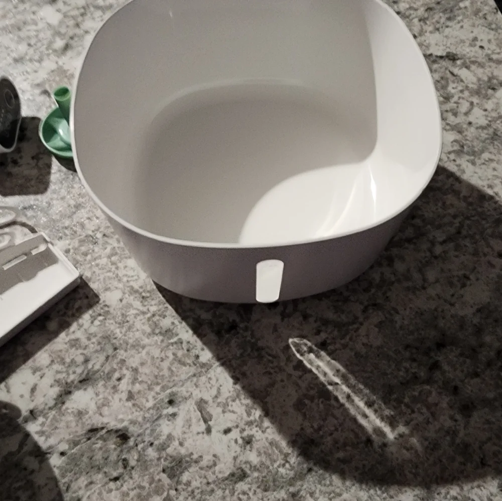 New In Box Smart Wireless Pet Water Fountain